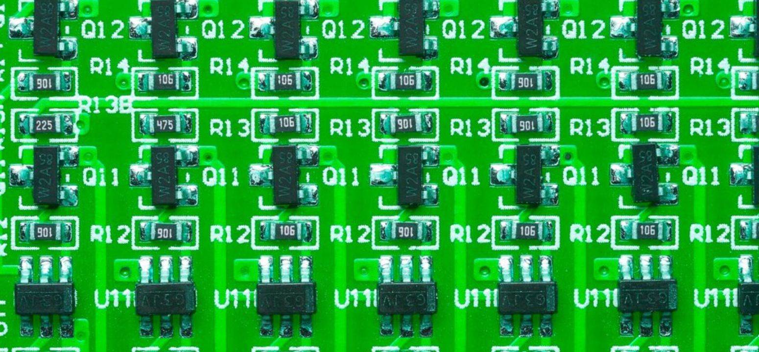 Complex Programmable Logic Device (CPLD)